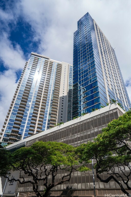 Property Photo:  1390 Kapiolani Boulevard 3704  HI 96814 