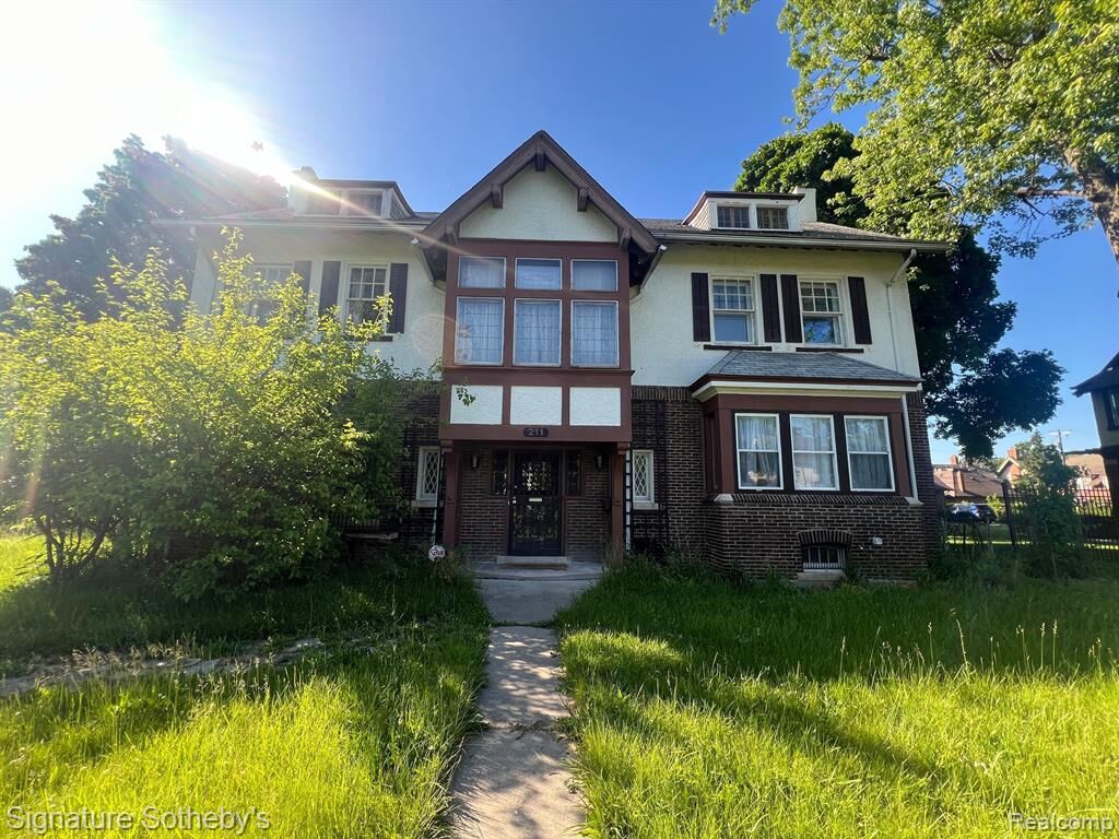 Property Photo:  211 Arden Park Boulevard  MI 48202 1301 