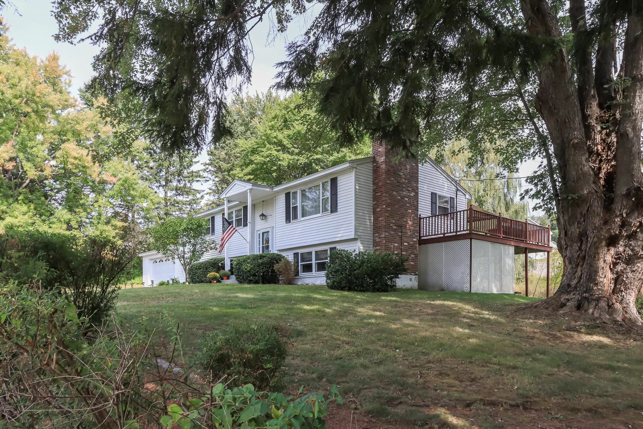 Property Photo:  7 Colonial Drive  NH 03249 