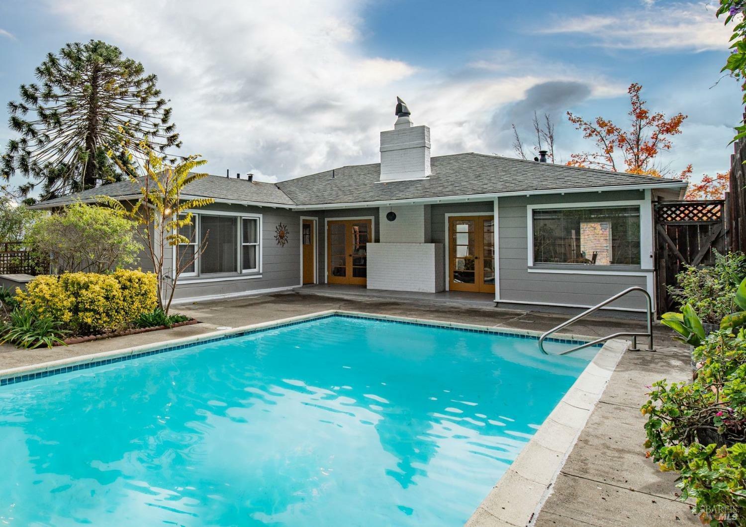 Property Photo:  224 Laurel Place  CA 94901 