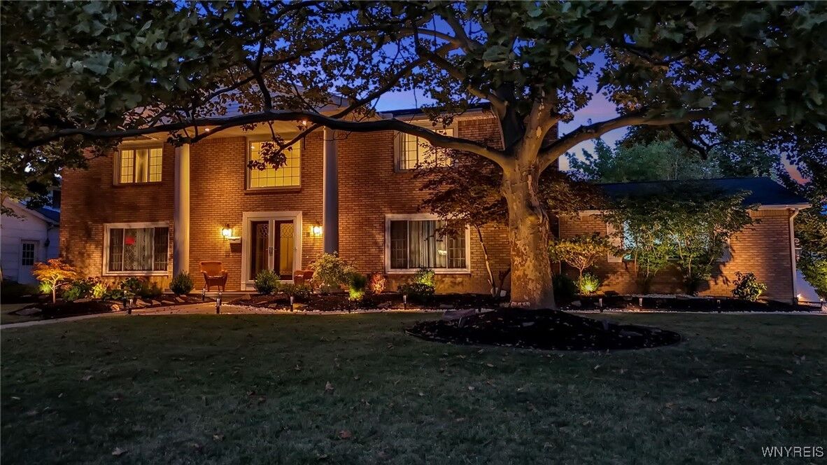 Property Photo:  373 Troy Del Way  NY 14221 