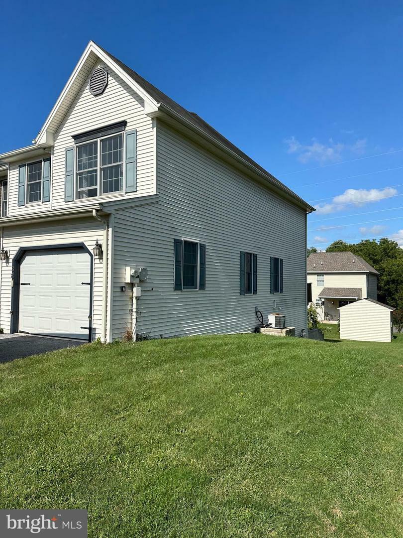 Property Photo:  38 Keefer Way  PA 17055 