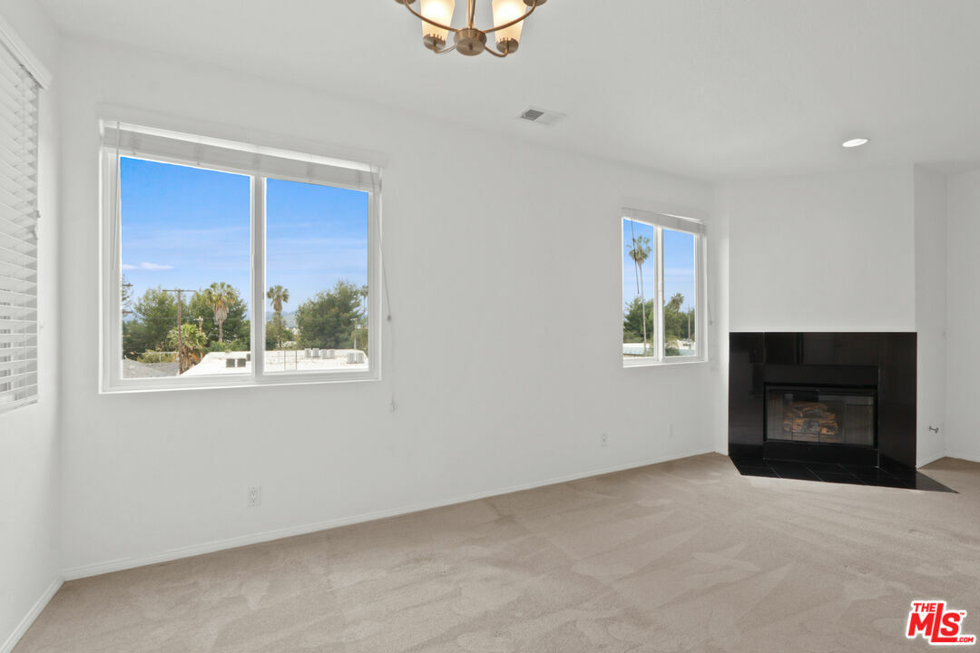 Property Photo:  5430 Bellingham Ave 306  CA 91607 