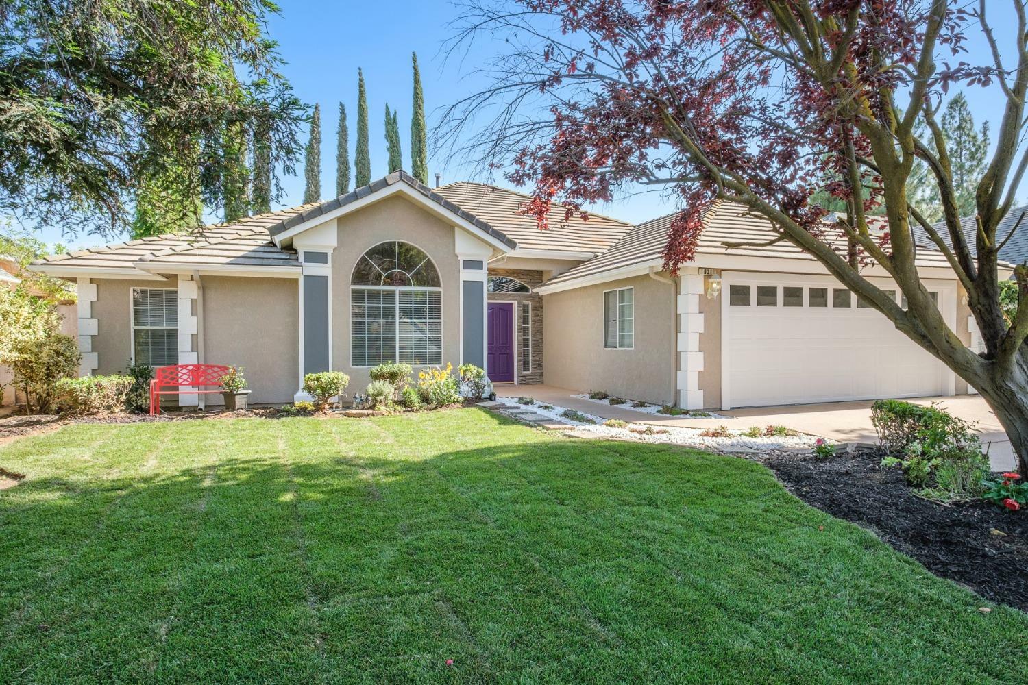 Property Photo:  1021 E Niles Avenue  CA 93720 