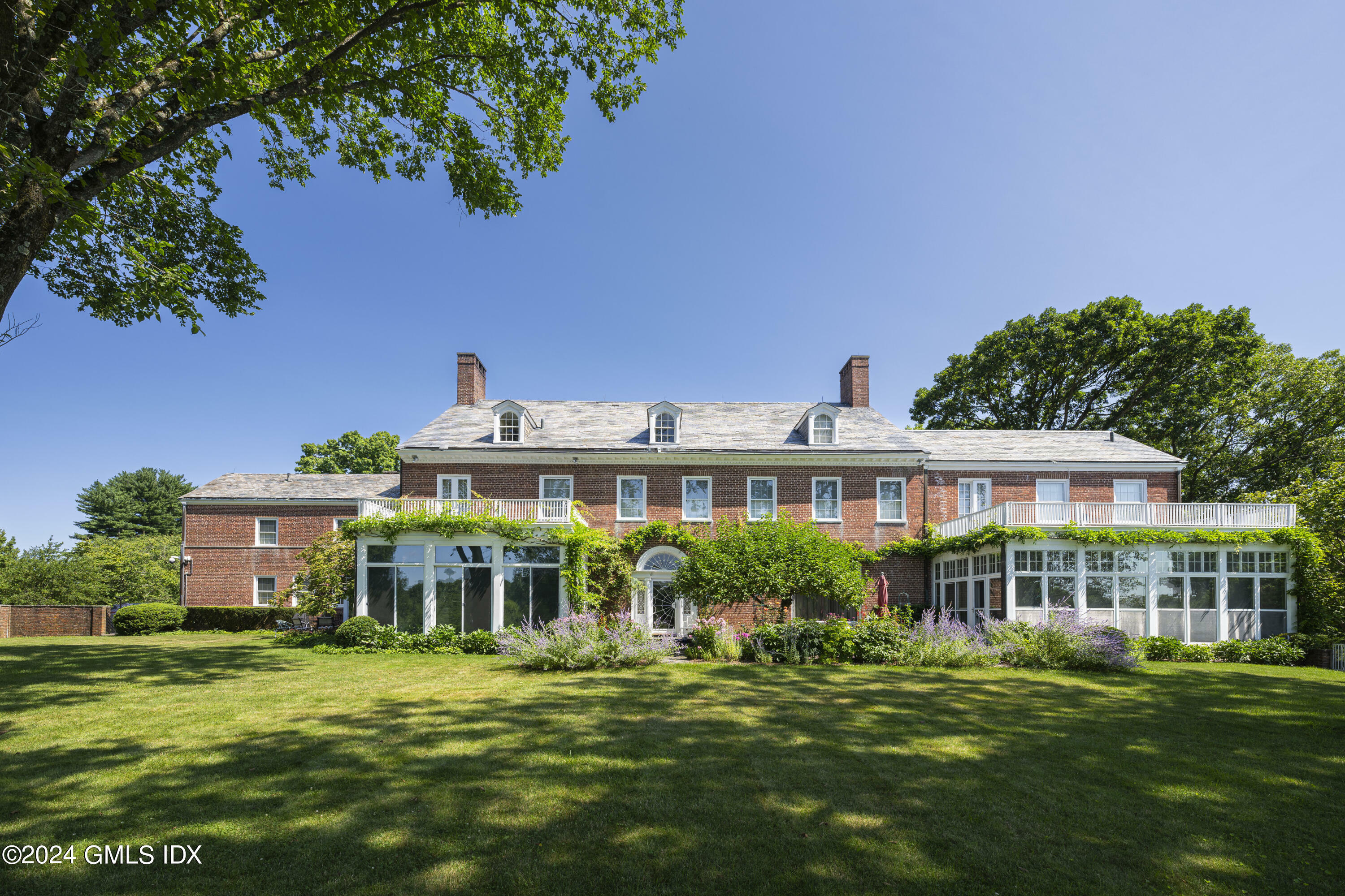 10 Cliffdale Road  Greenwich CT 06831 photo