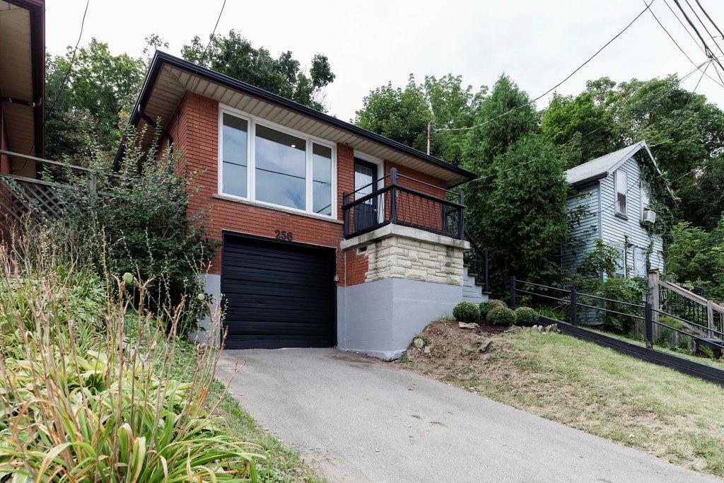 Photo de la propriété:  256 Charlton Avenue E  ON L8N 1Z1 