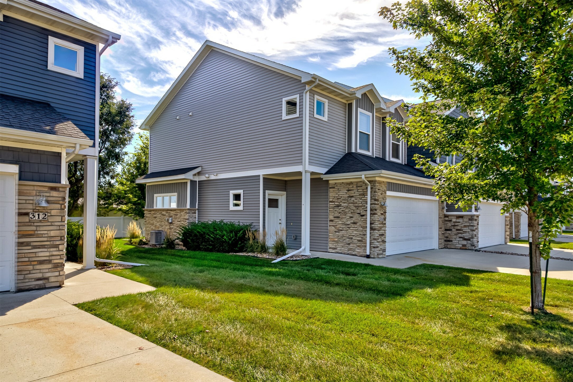 Property Photo:  310 Larson Drive  IA 50124 