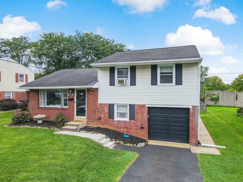 Property Photo:  1445 Exeter Road  PA 18103 