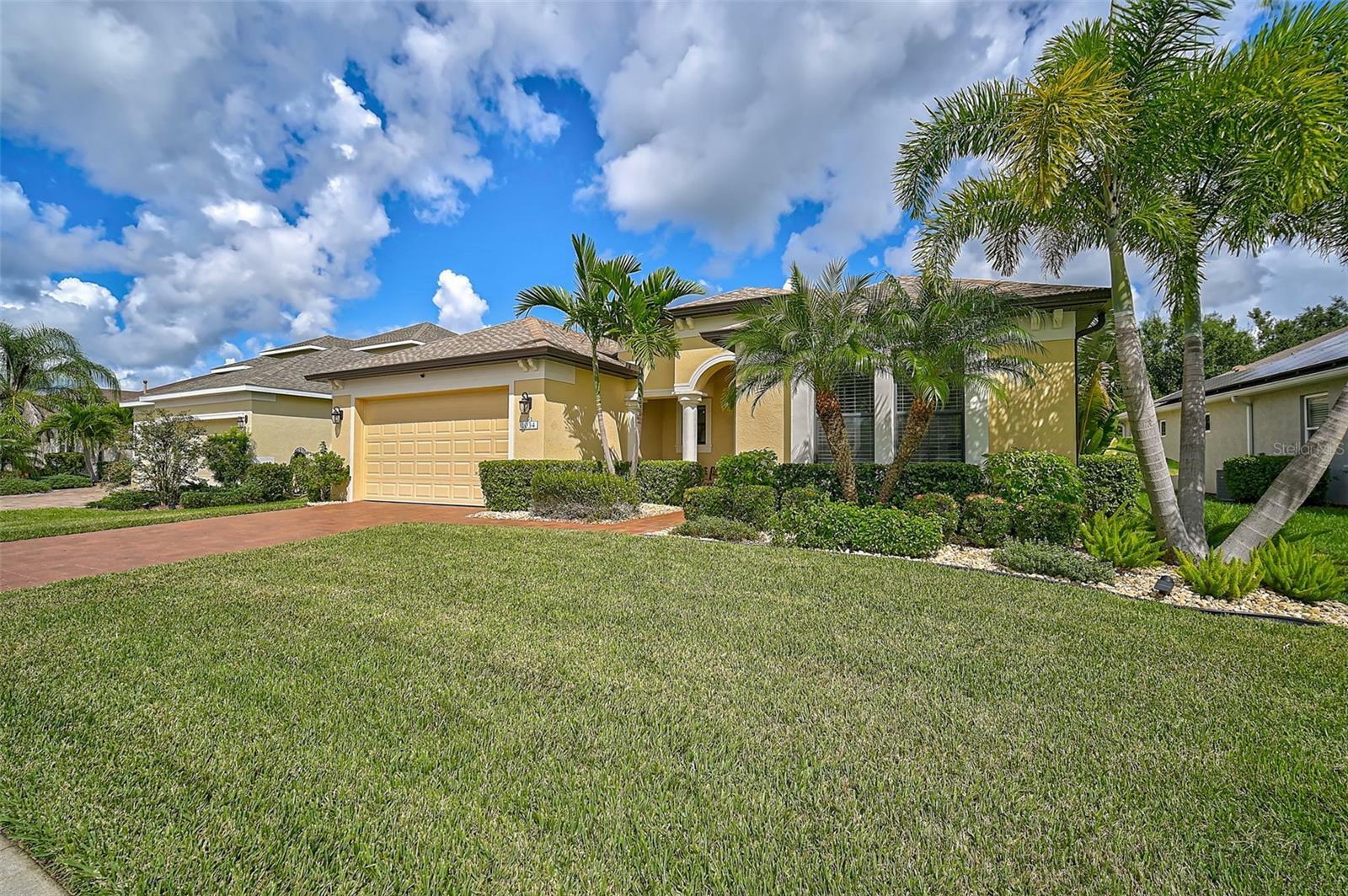 Property Photo:  1034 Buttercup Glen  FL 34212 