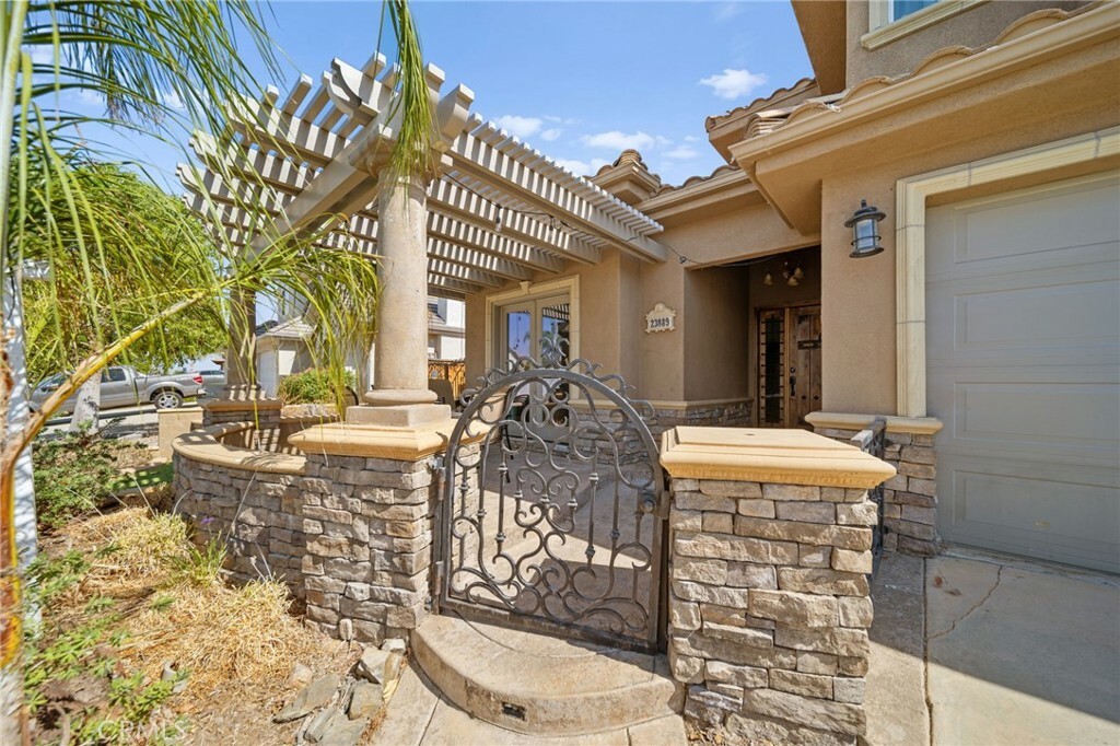 Property Photo:  23889 Cruise Circle Drive  CA 92587 