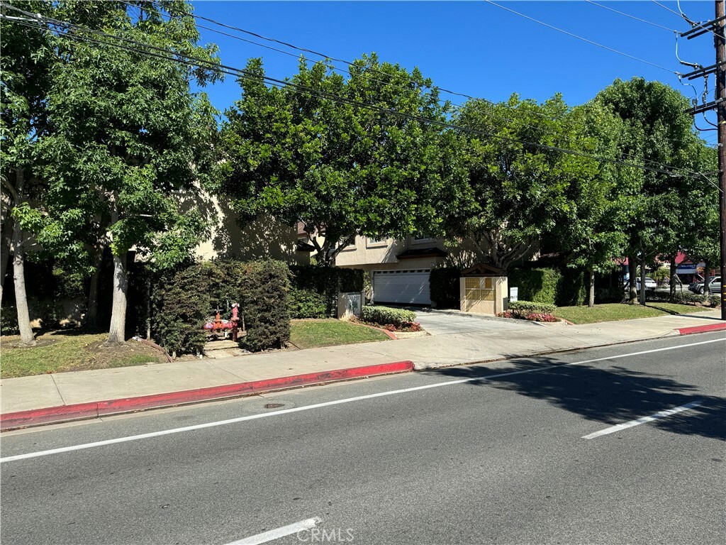 Property Photo:  2233 Fairview Road H  CA 92627 