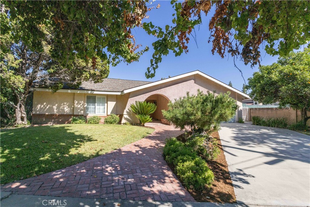 Property Photo:  10404 Yarmouth Avenue  CA 91344 