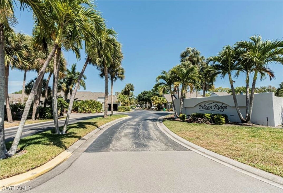 Property Photo:  820 Meadowland Drive  FL 34108 