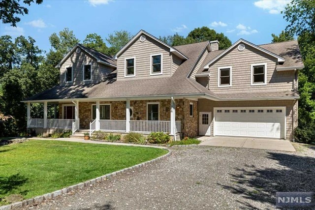 Property Photo:  308 Forest Glen Avenue  NJ 07417 