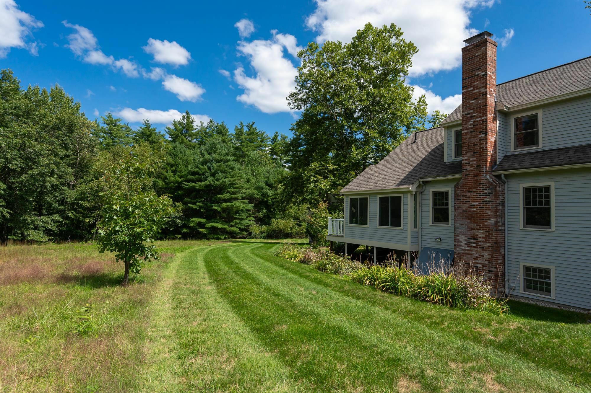 Property Photo:  15 Atherton Lane  NH 03031 