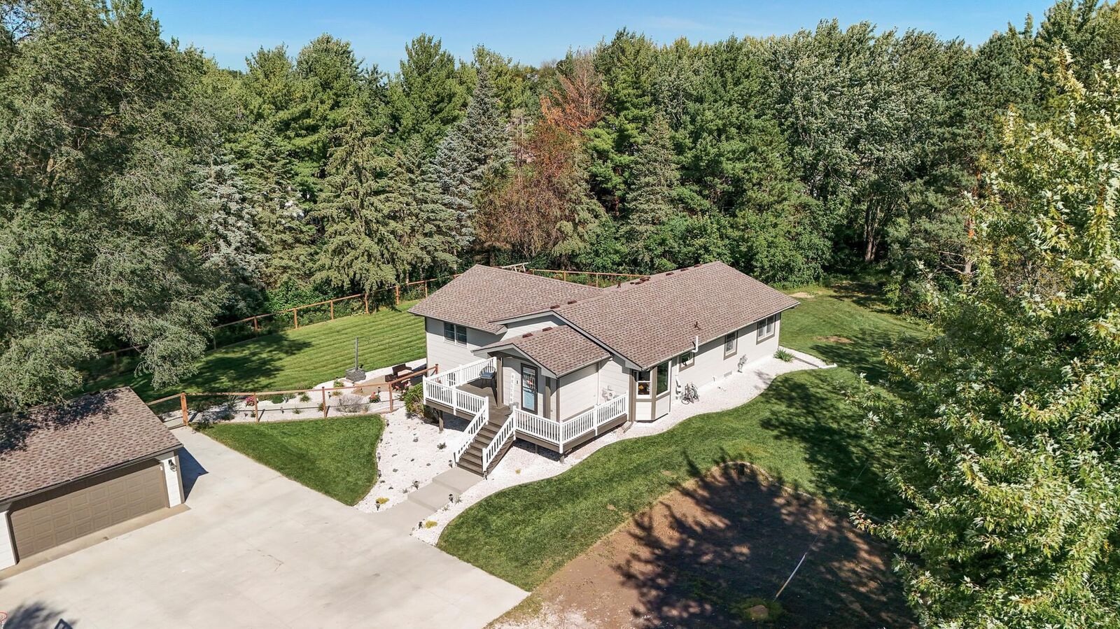 Property Photo:  17860 Wedgewood Lane  MN 55372 