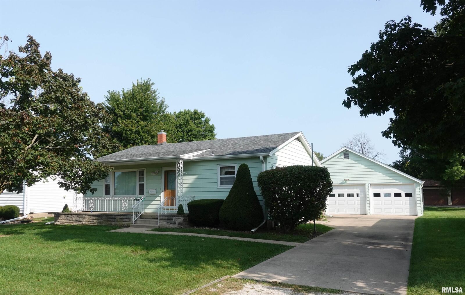 Property Photo: 1525 Clay Street IL 61401