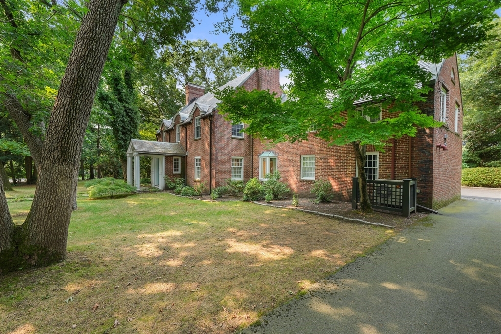 Property Photo:  17 Laurel Rd  MA 02467 