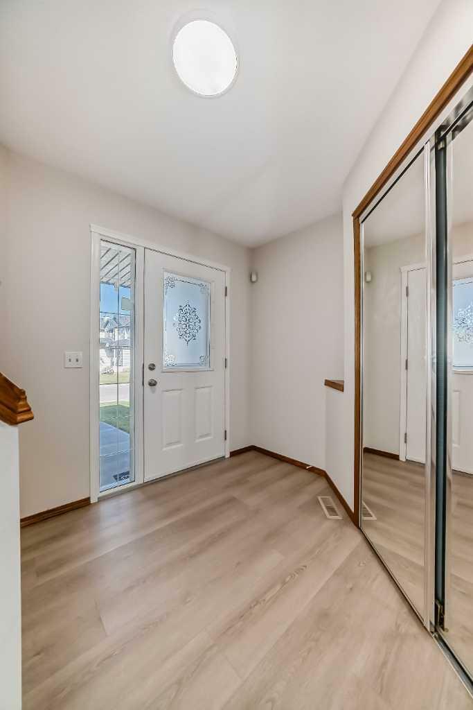 Property Photo:  434 Saddlecreek Way NE  AB T3J 4V5 