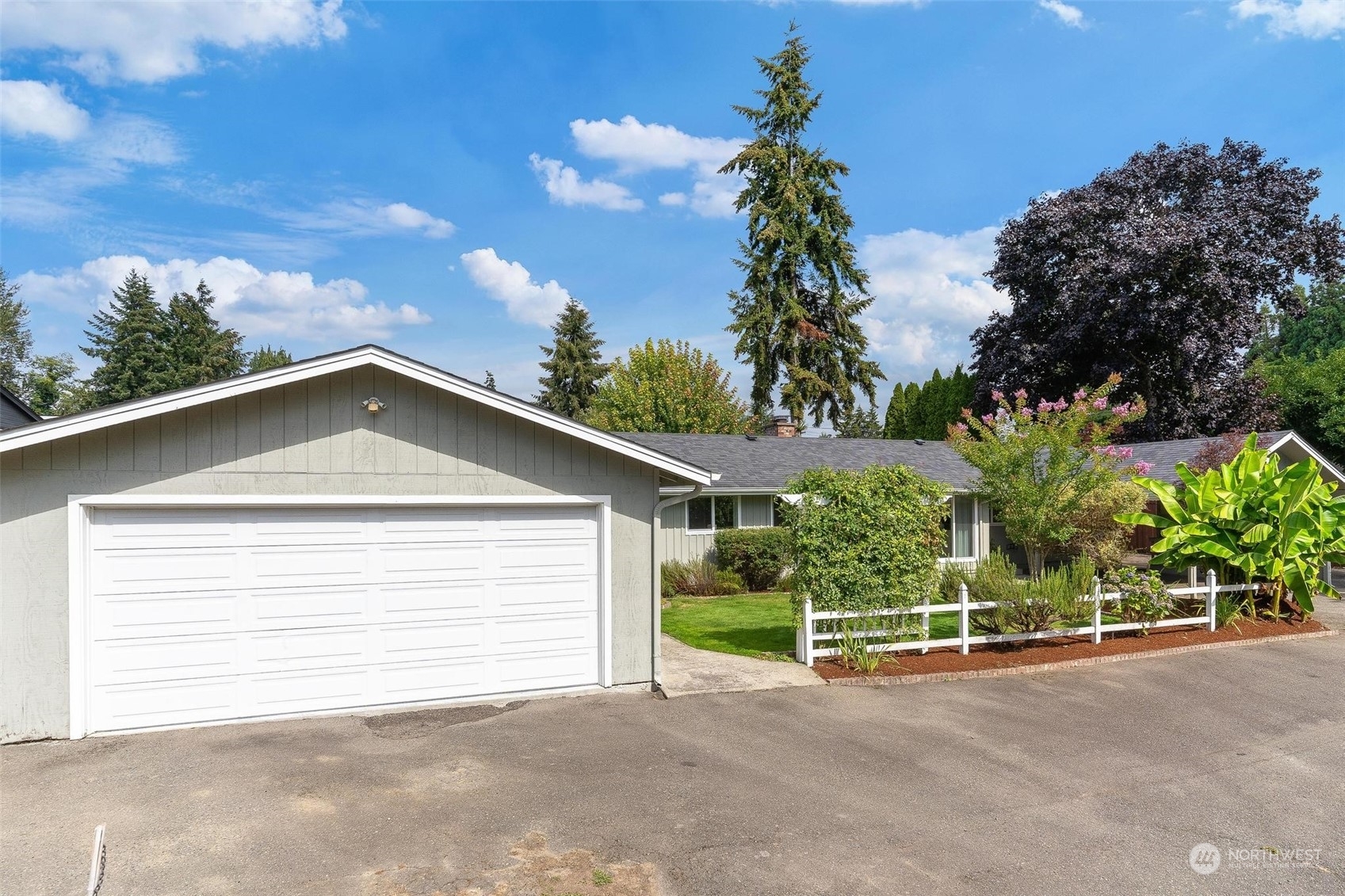 16825 Ambaum Boulevard S  Burien WA 98148 photo