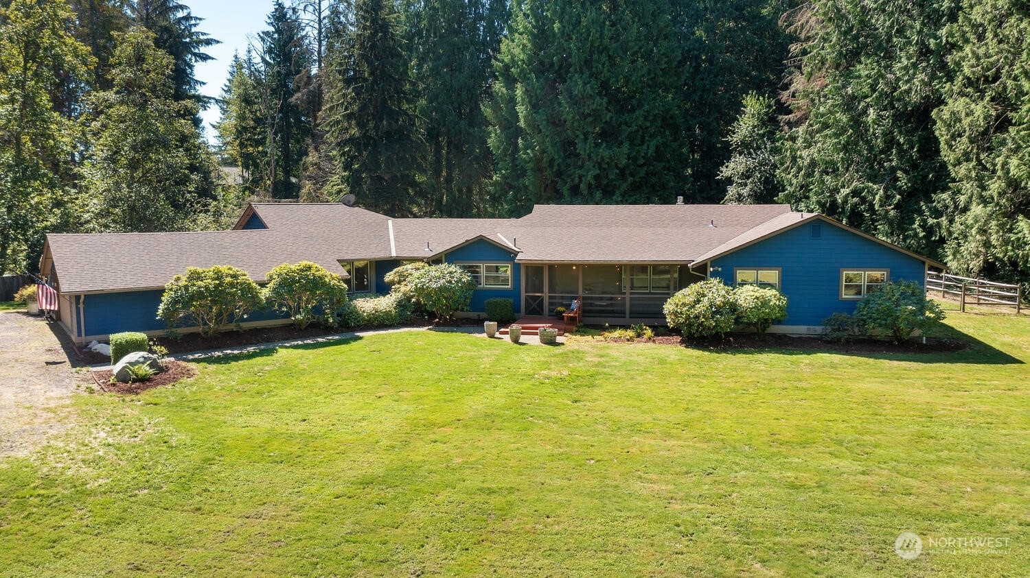 Property Photo:  5615 258th Avenue NE  WA 98053 