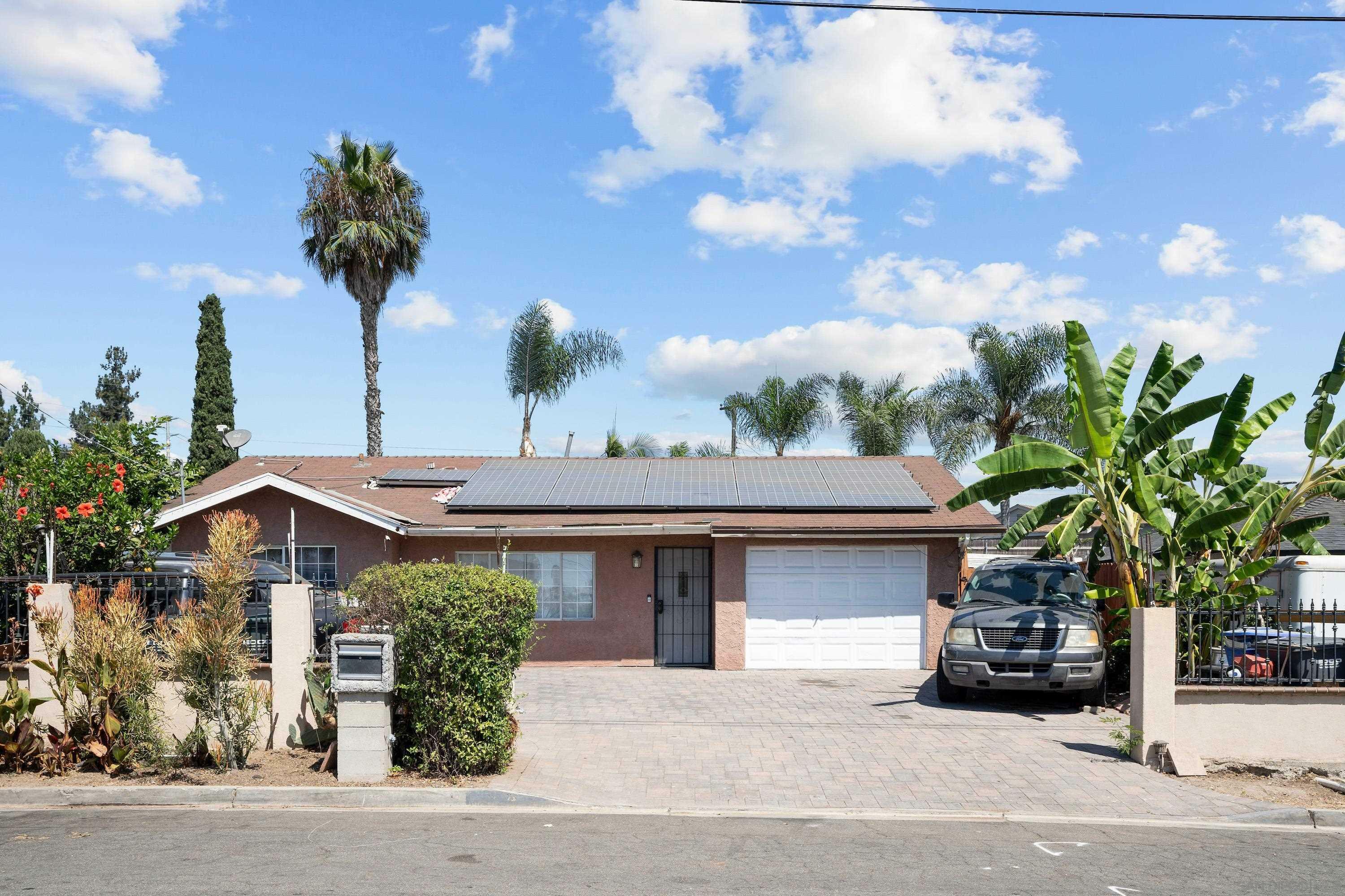 Property Photo:  541 Spires St  CA 92083 