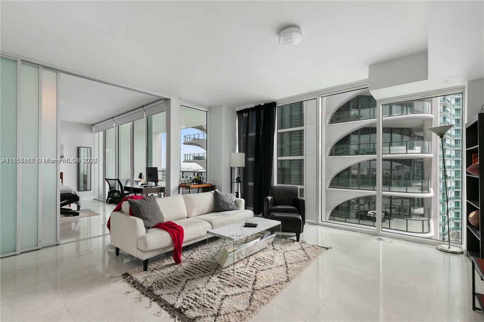 Property Photo:  1040 Biscayne Blvd 1908  FL 33132 