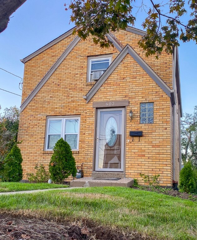 Property Photo:  603 Crysler St  PA 15226 