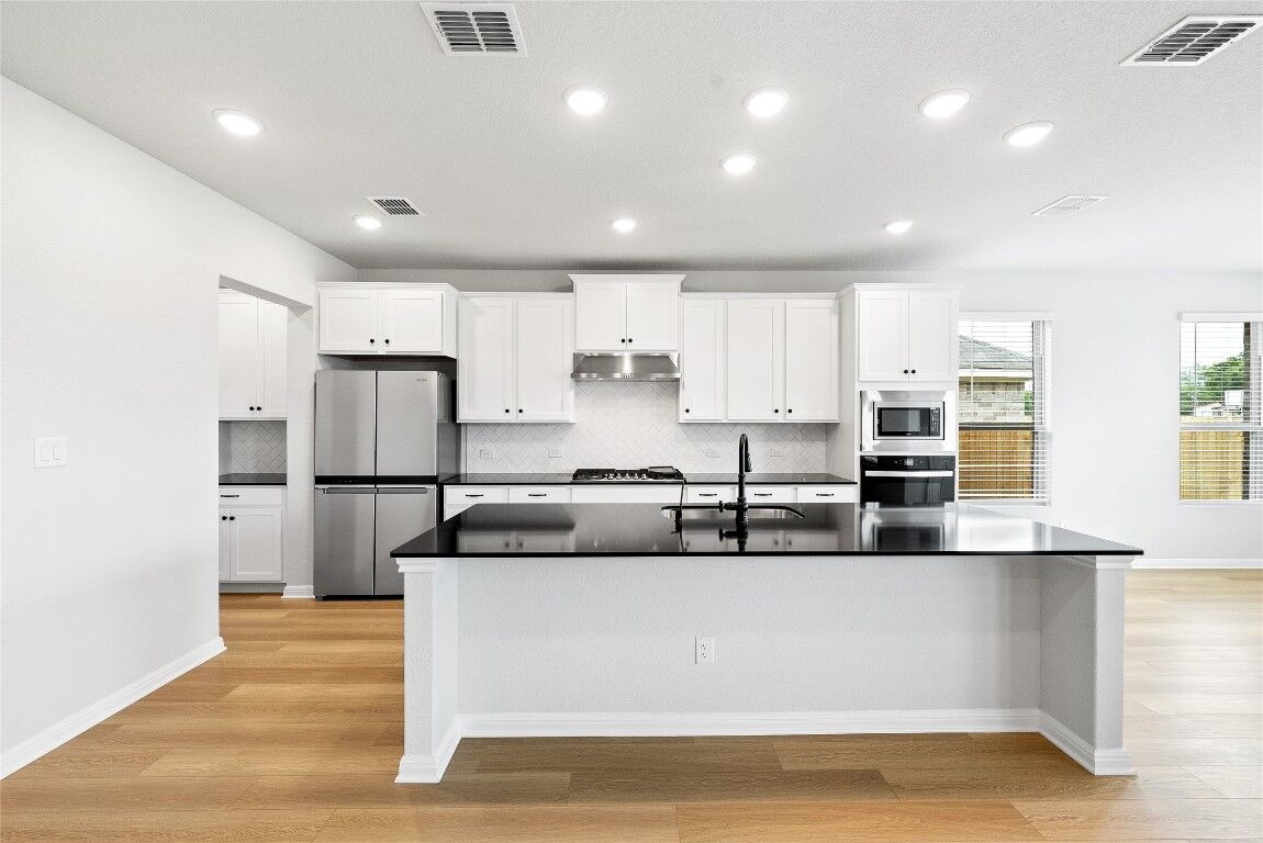 Property Photo:  13100 Zumpango Trace  TX 78653 