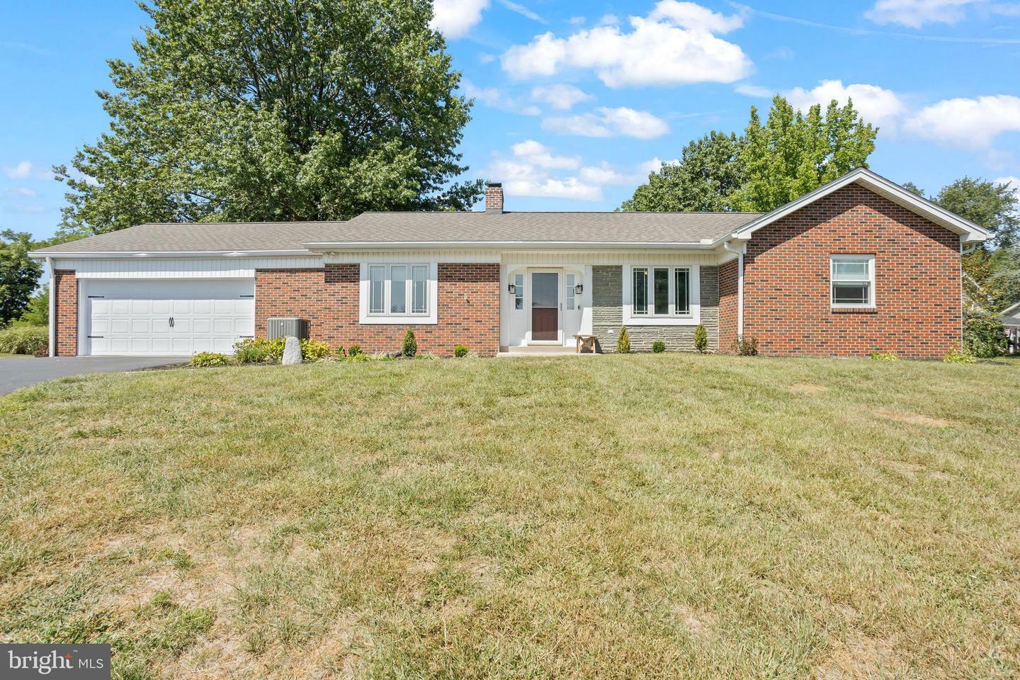 Property Photo:  109 Highland Circle  PA 17078 