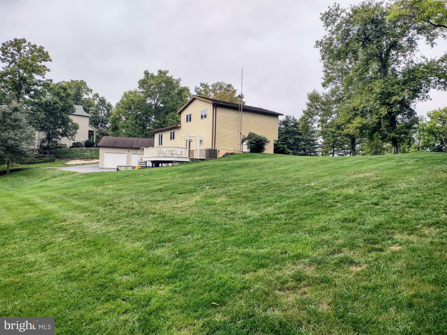 Property Photo:  1570 High Meadows Lane  PA 17055 