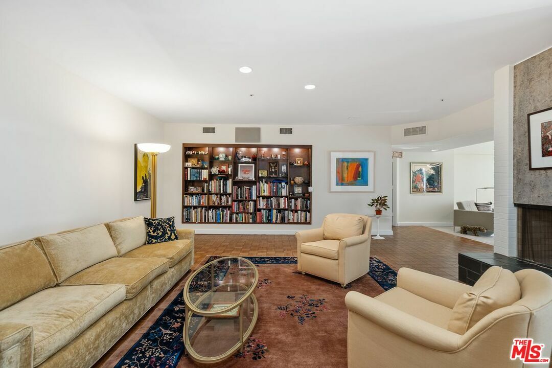 Property Photo:  10375   Wilshire Blvd 7D  CA 90024 