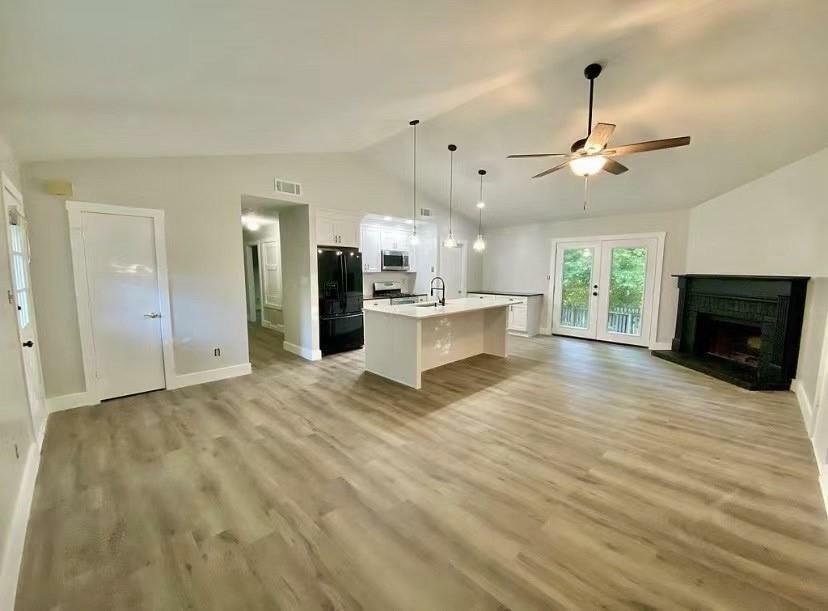 Property Photo:  10400 Rillridge Court  GA 30022 