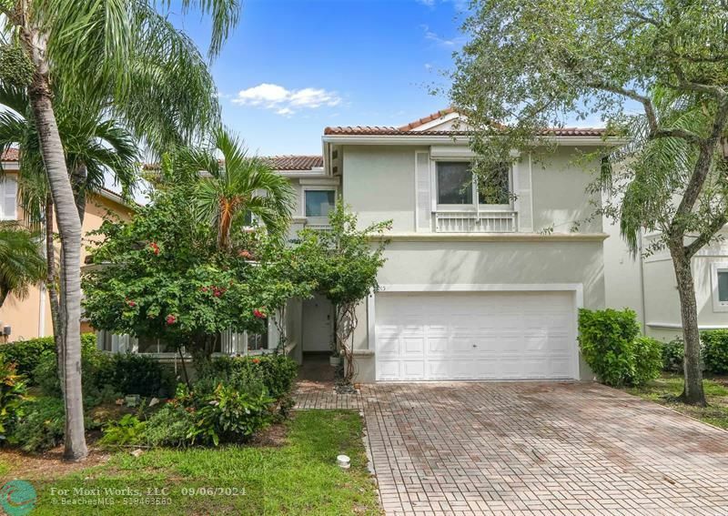 Property Photo:  1015 Corkwood St  FL 33019 