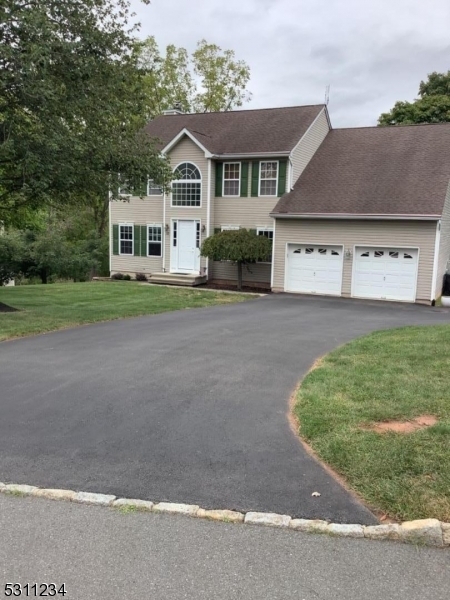 Property Photo:  12 Crossfield Ct  NJ 08848 