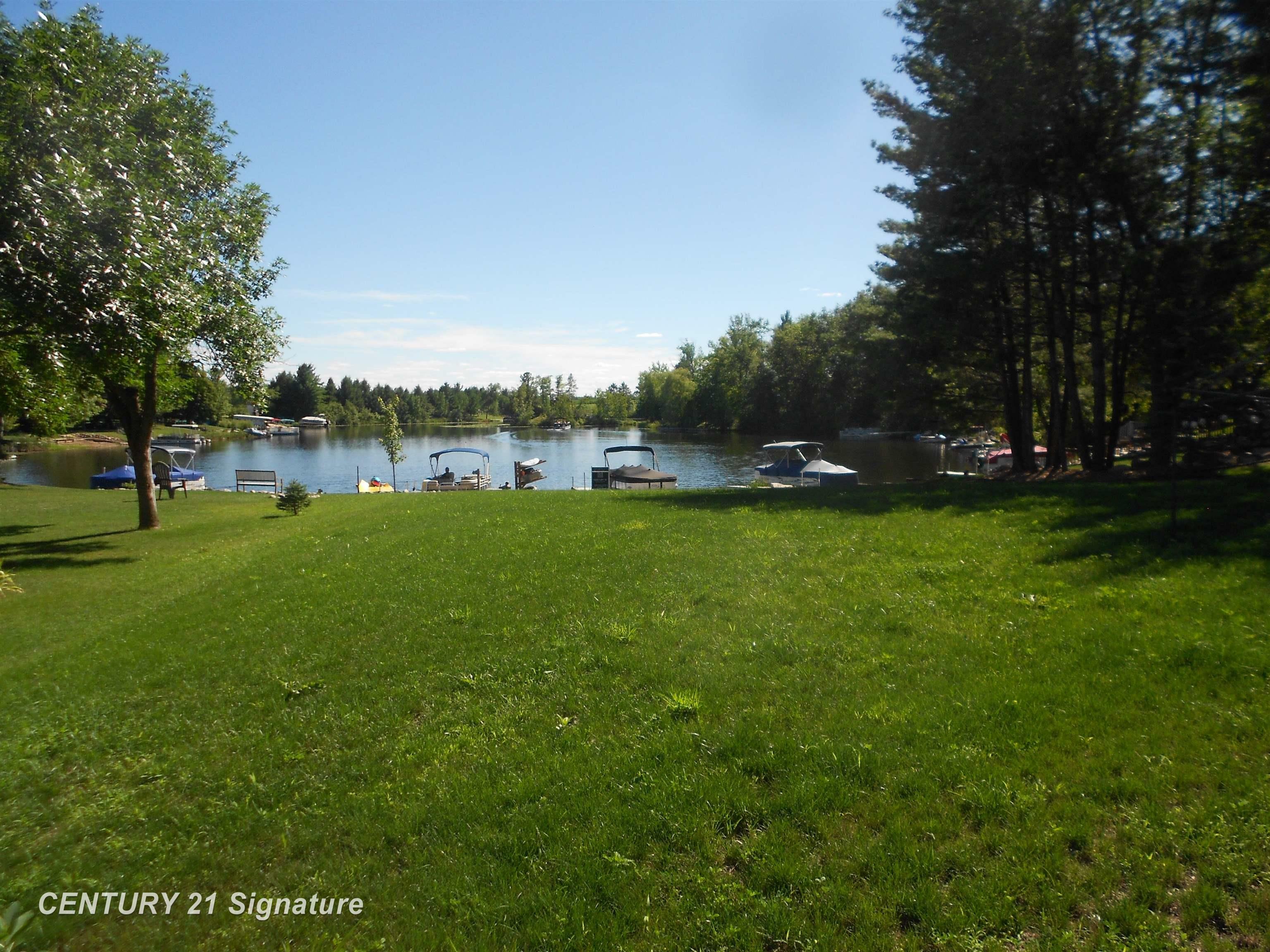 Property Photo:  2119 Heather Way  MI 48624 