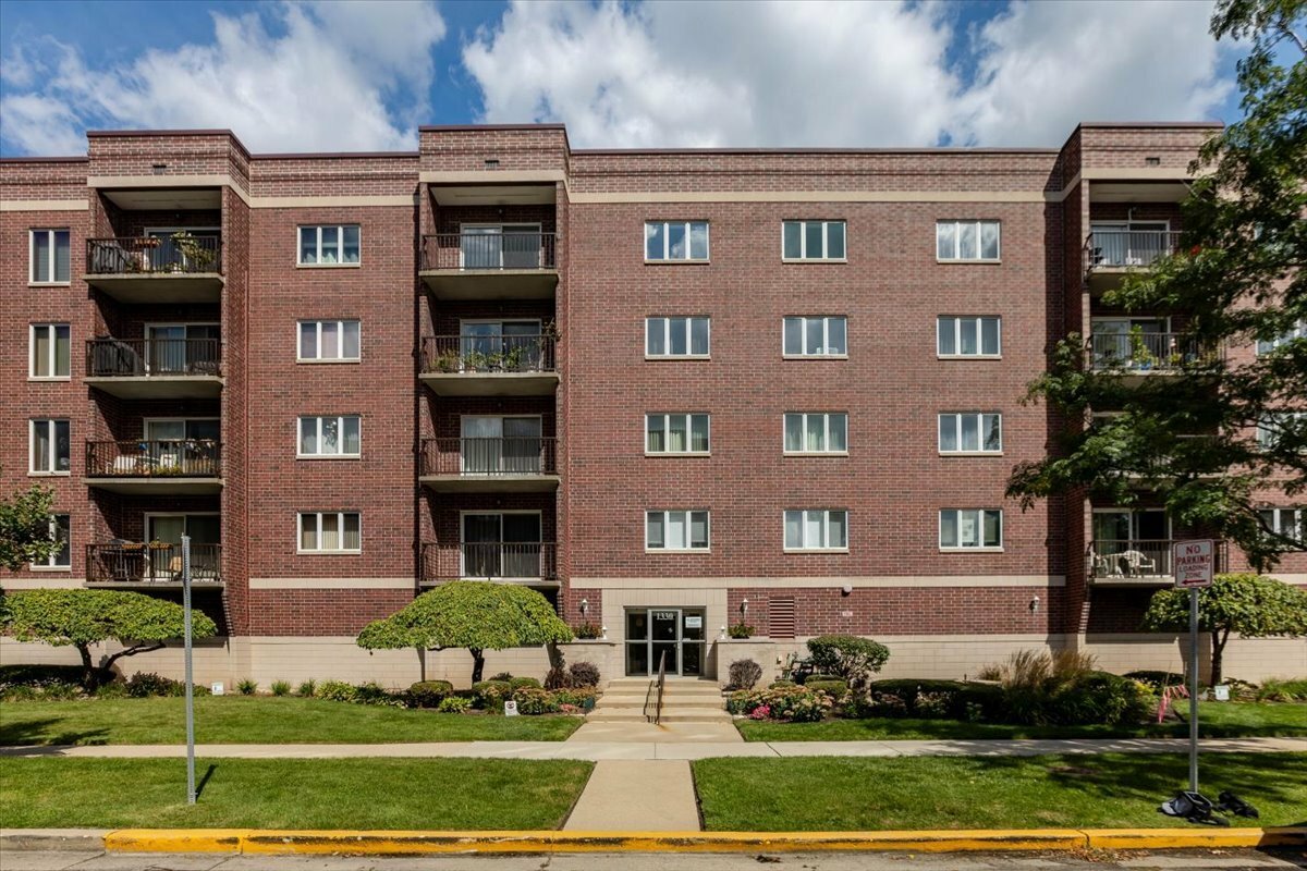 1330 Perry Street 502  Des Plaines IL 60016 photo