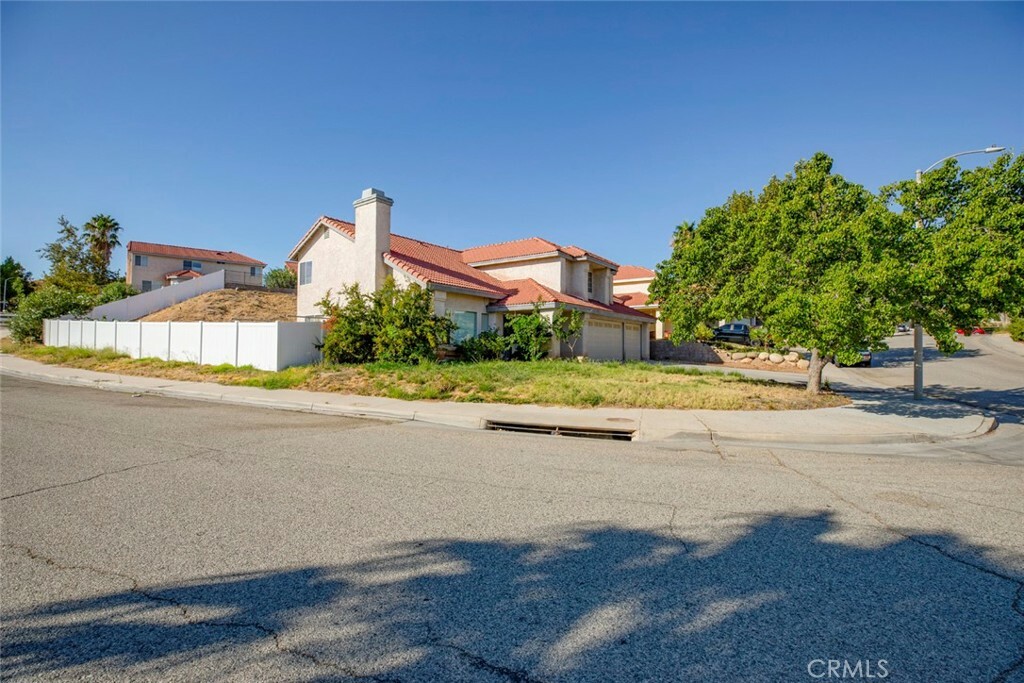 Property Photo:  1036 Date Palm Drive  CA 93551 