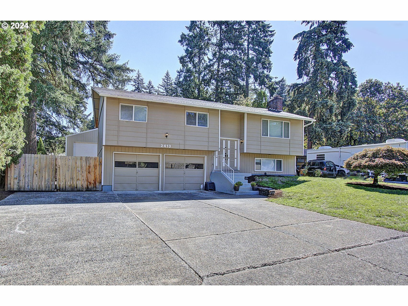 Property Photo:  2413 NE 151st Ave  WA 98684 