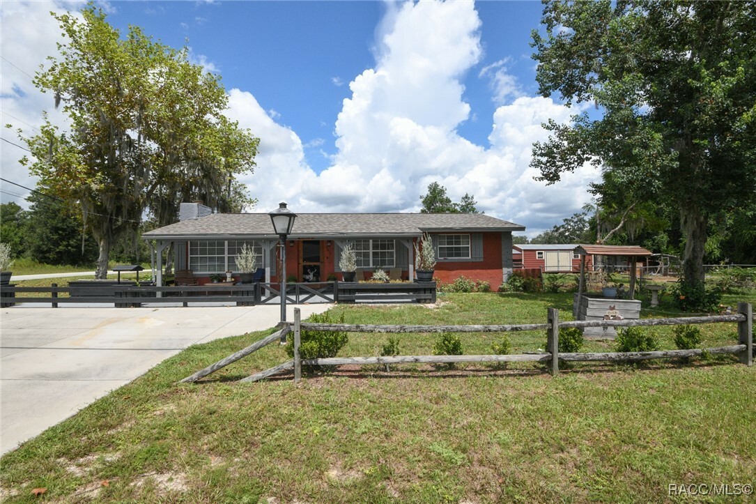 Property Photo:  3611 Delight Street  FL 34442 