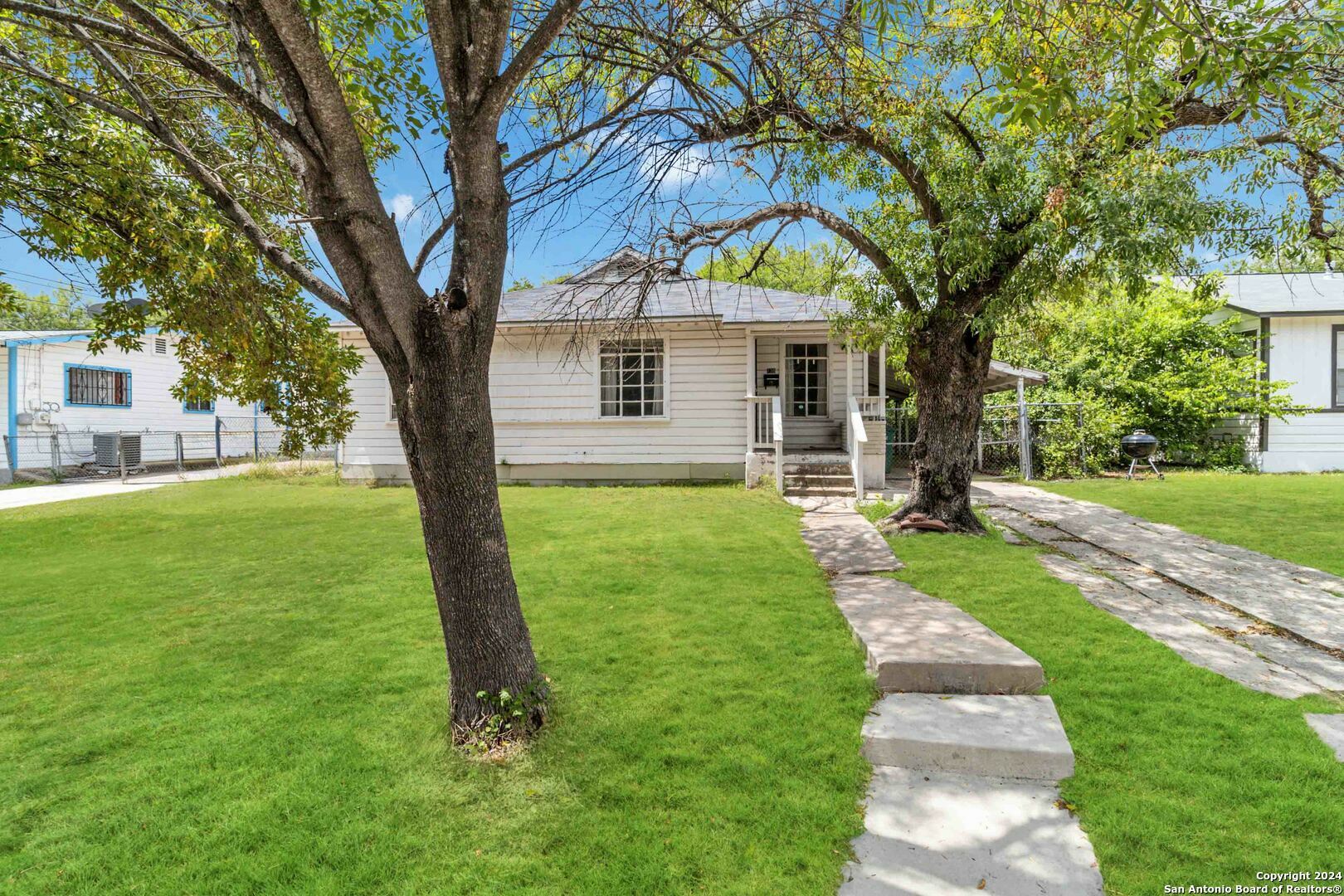 Property Photo:  139 Loma Park Dr  TX 78228 