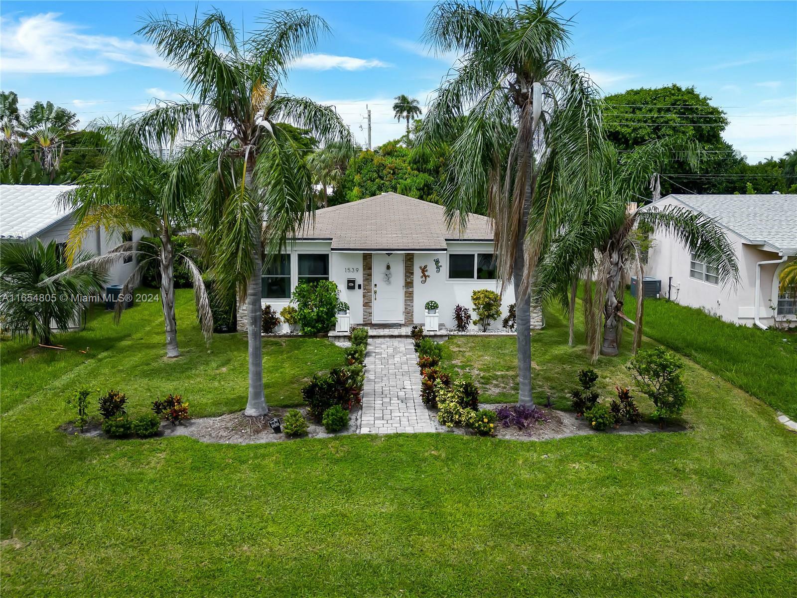 Property Photo:  1539 Funston St  FL 33020 