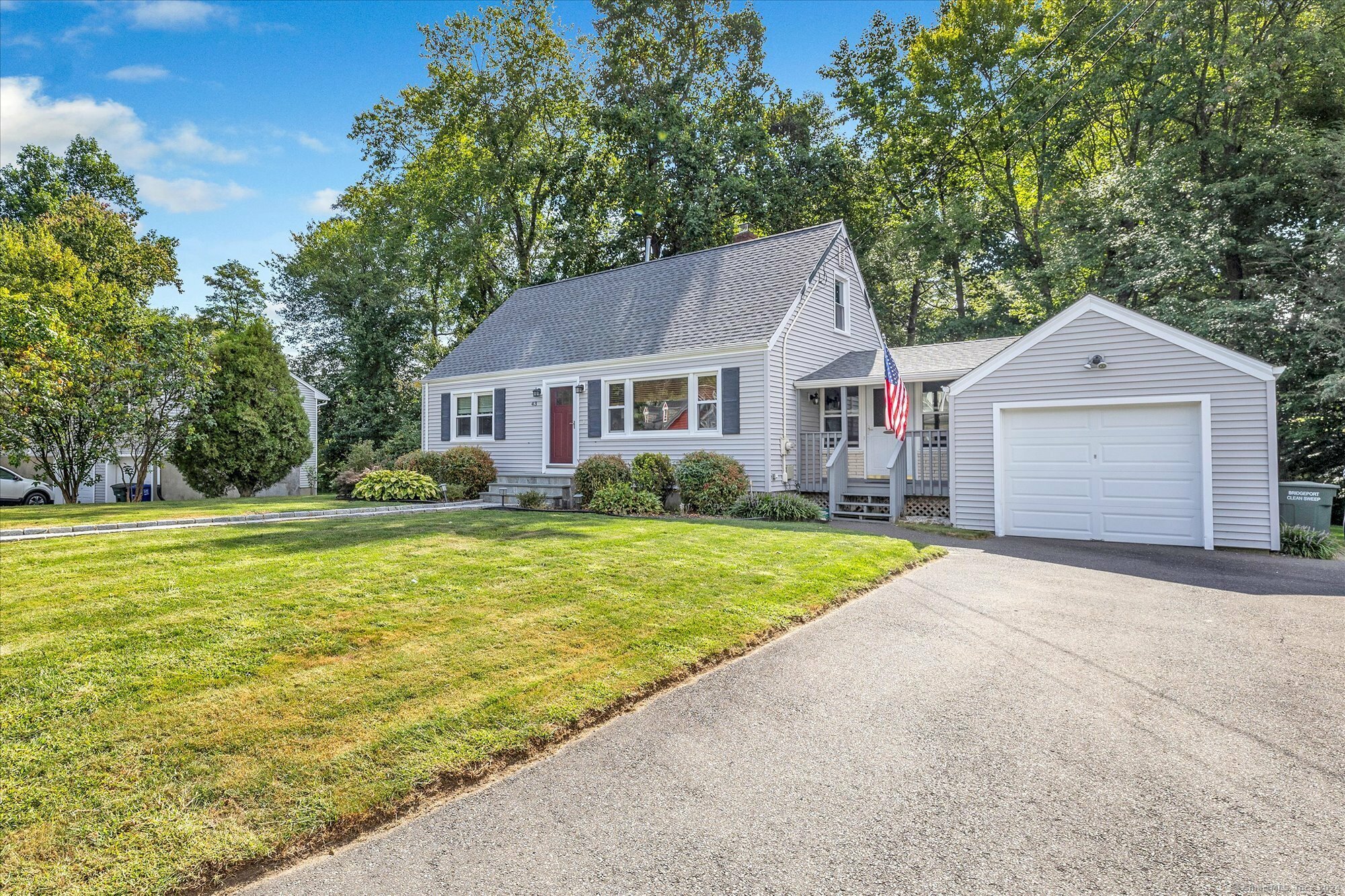 Property Photo:  43 Edgemoor Road  CT 06606 