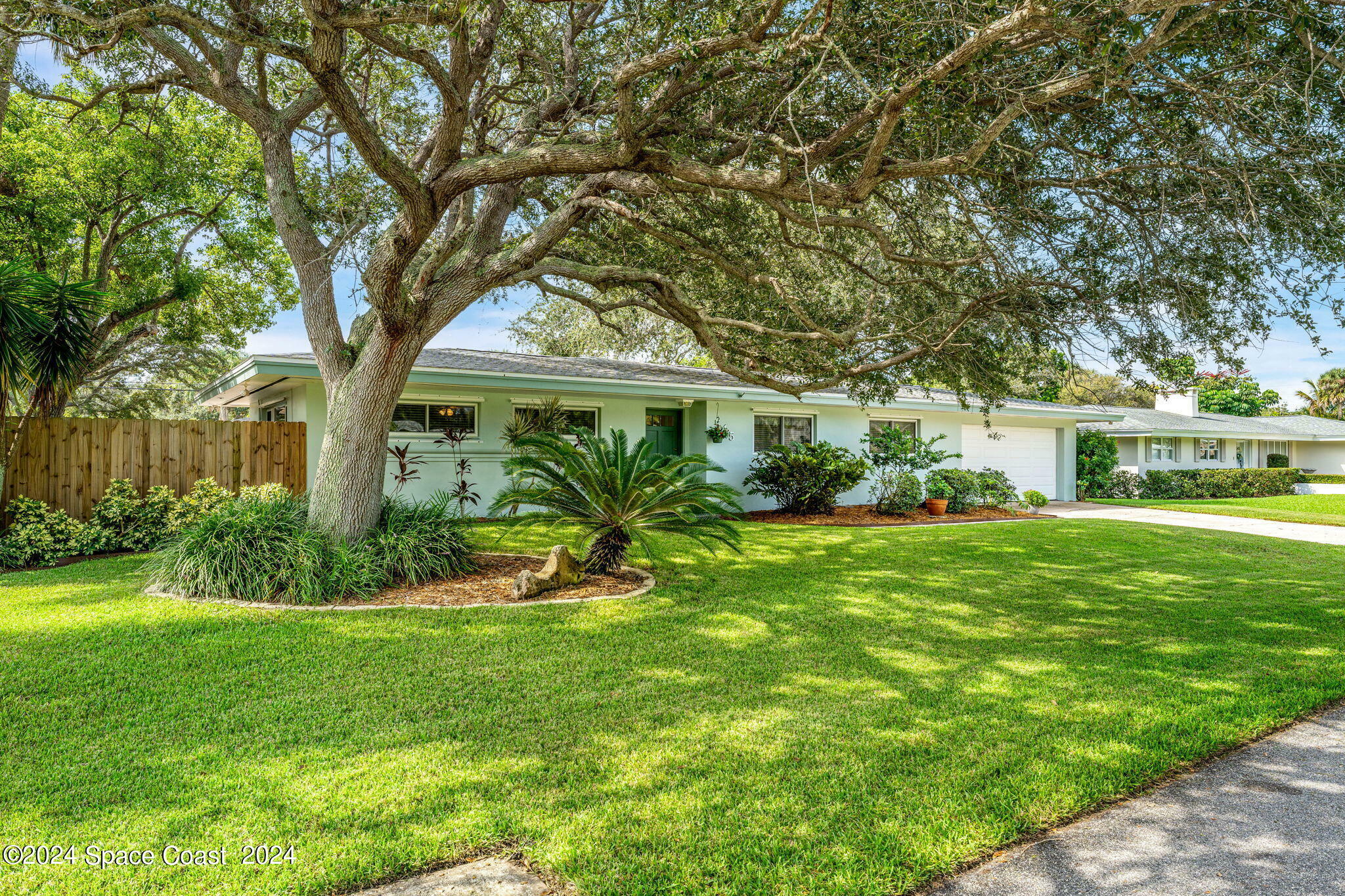 Property Photo:  545 Seabreeze Drive  FL 32903 