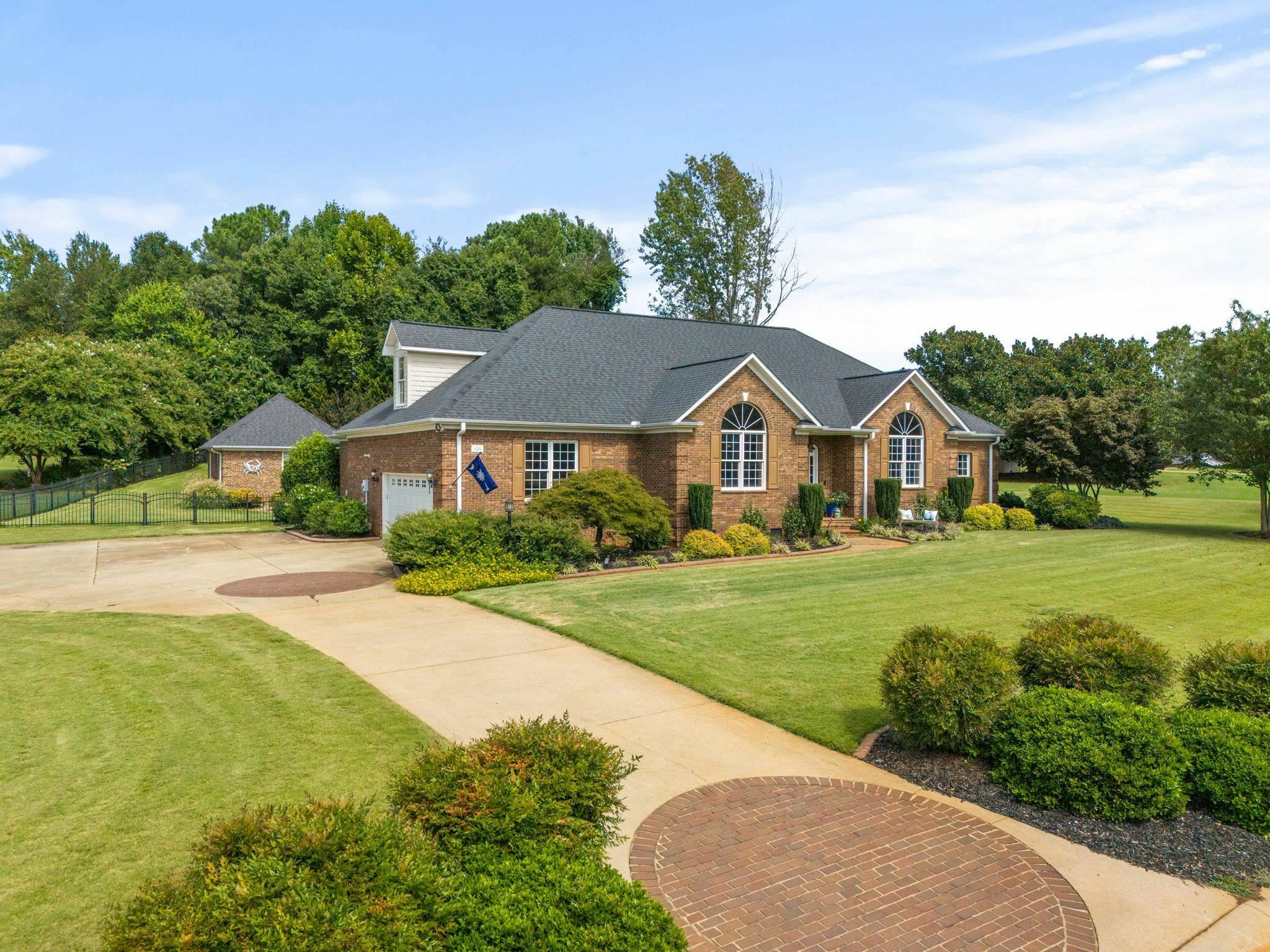 Property Photo: 420 Waterford Pointe Drive SC 29316