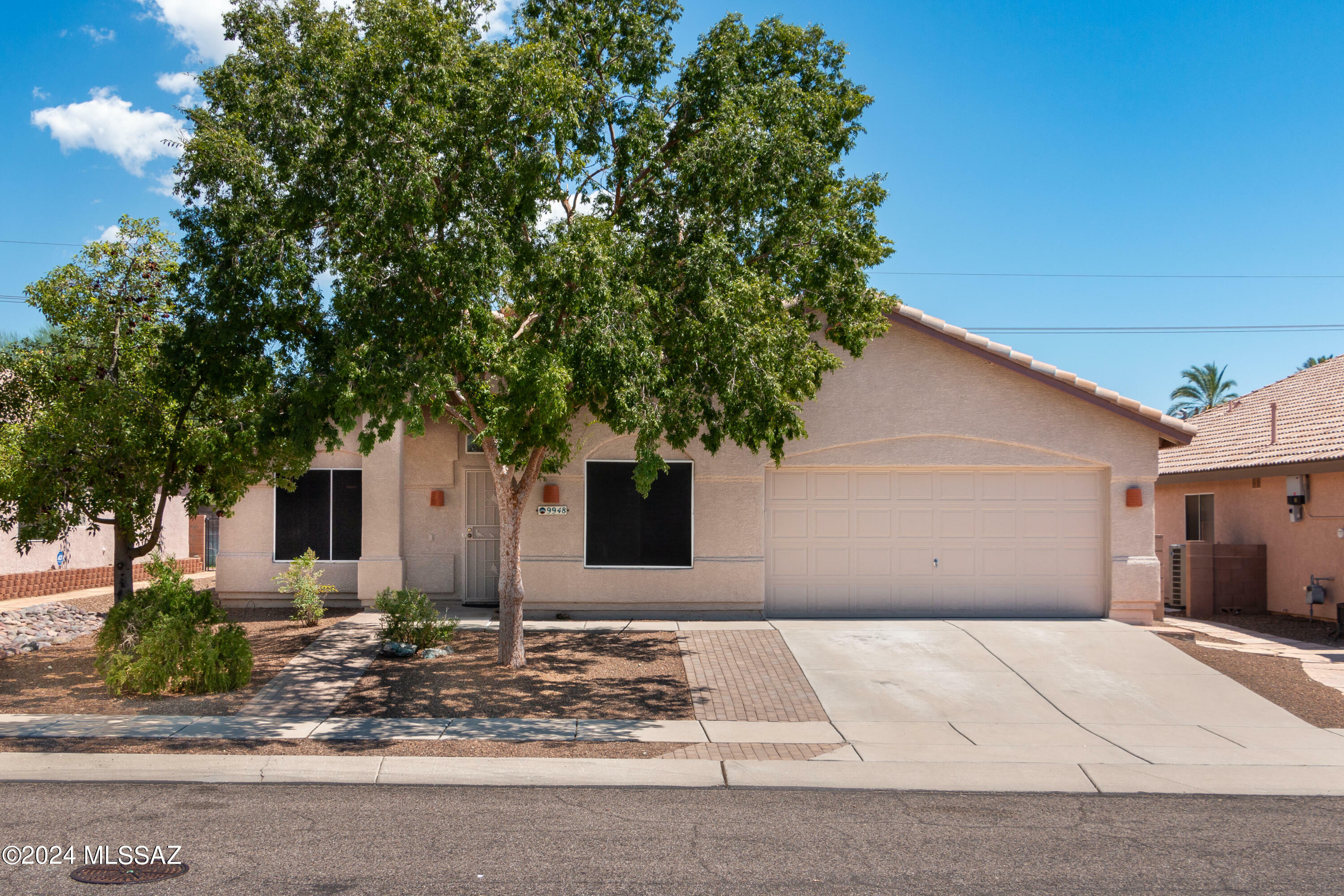 Property Photo:  9948 N Pegasus Avenue  AZ 85742 