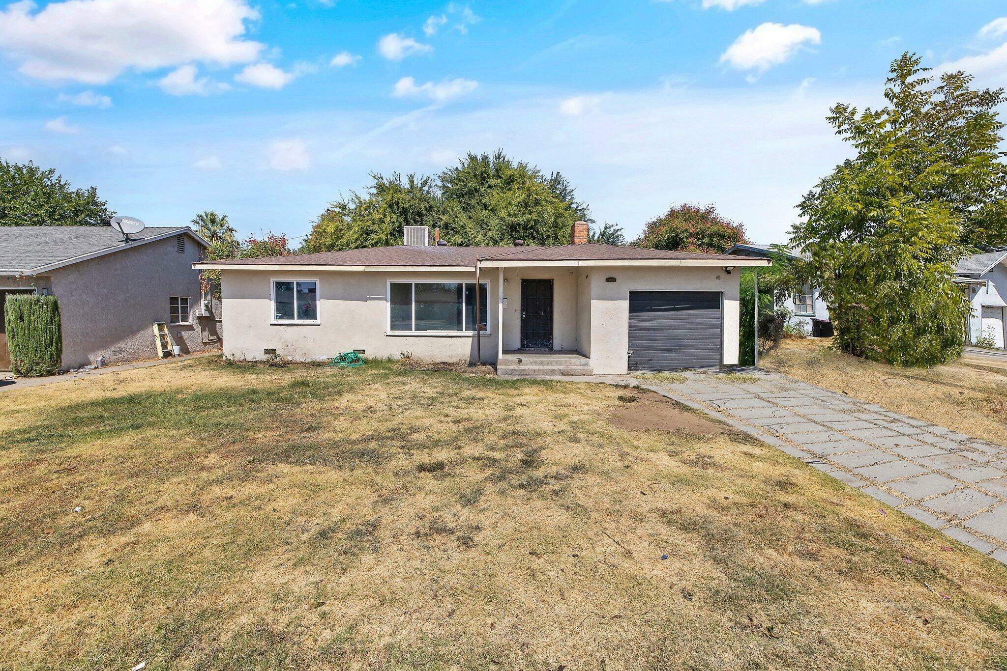 Property Photo:  3823 E Clinton Avenue  CA 93703 