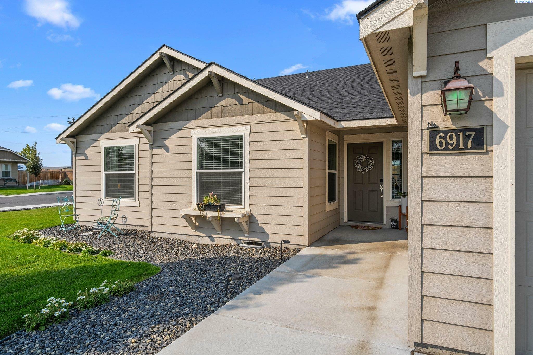 Property Photo:  6917 Crooked River Ct.  WA 99301 