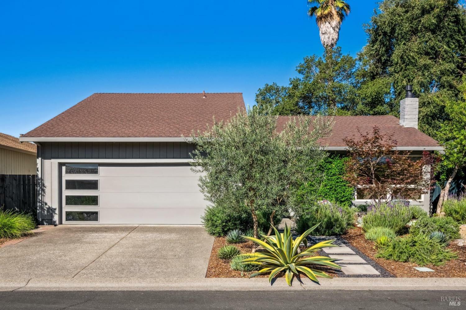 Property Photo:  301 Orchard Street  CA 95448 