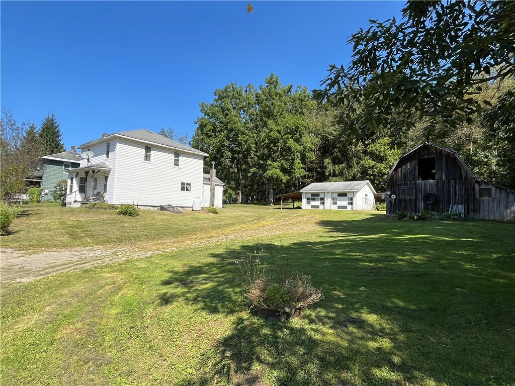 Property Photo:  880 N Sanford Road  NY 13754 